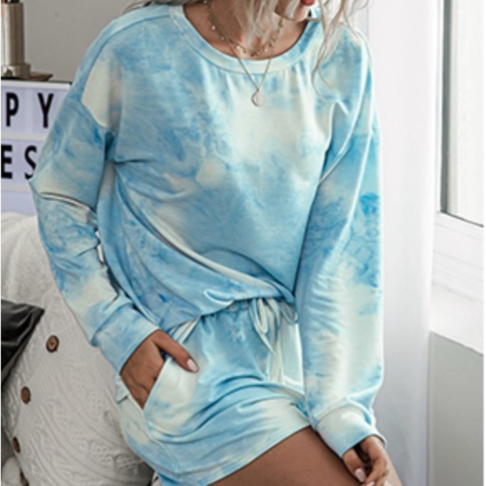 Women's Blue Tie Dye Pajama Lounge Set Medium Long Sleeve + Shorts NWOT